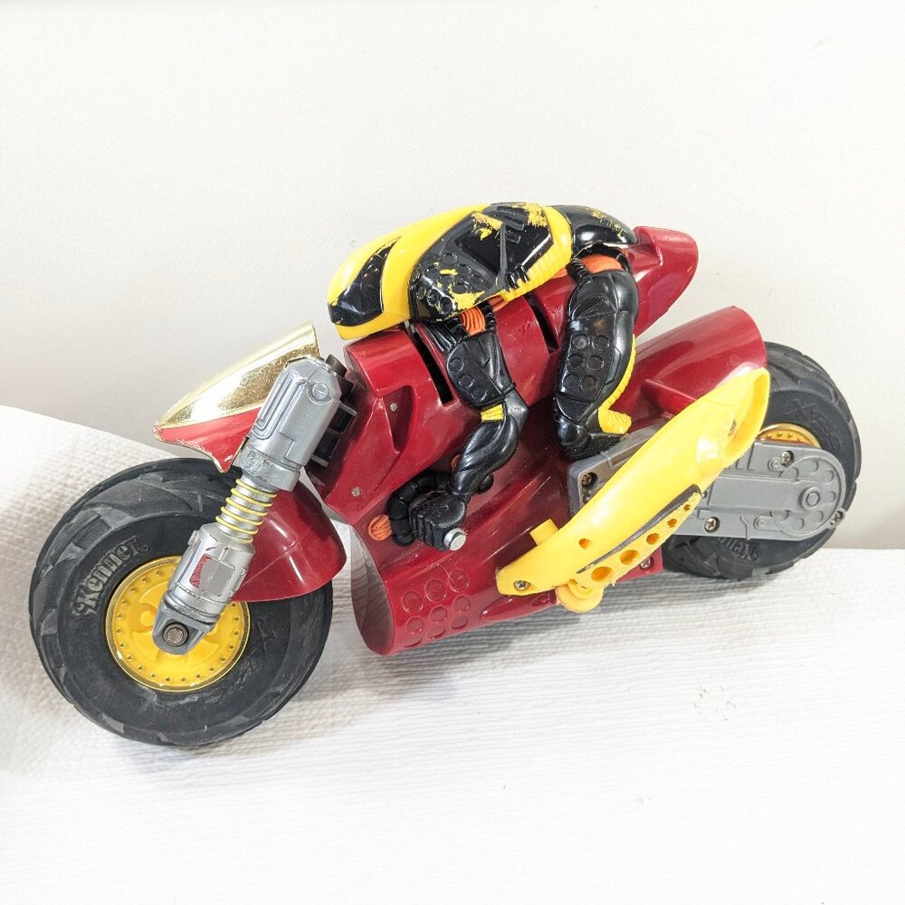 Vintage Kenner Ricochet stunt cycle motorcyle RC CAR XRC red yellow FOR PARTS